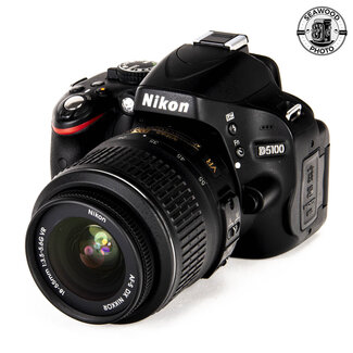 Nikon Nikon D5100 16.2mp w/AF-S 18-55mm Low Actuations  EXCELLENT