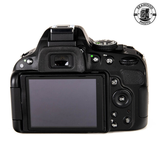 Nikon D5100 16.2mp w/AF-S 18-55mm Low Actuations  EXCELLENT