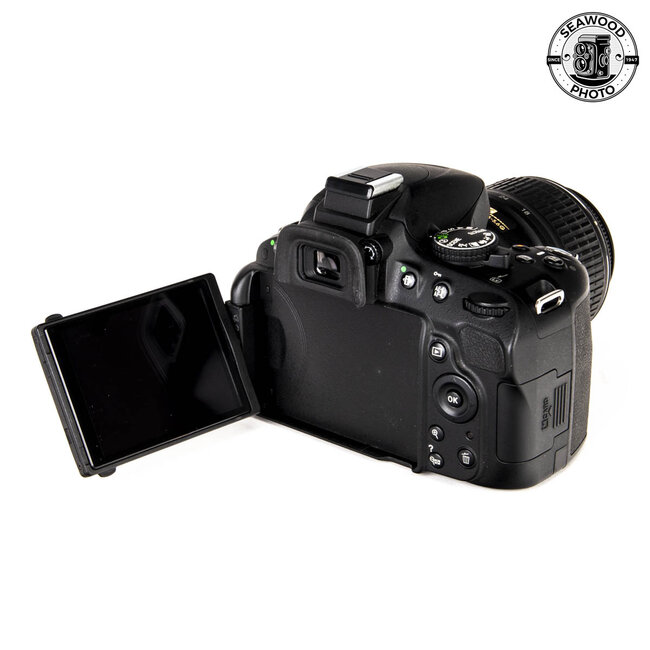 Nikon D5100 16.2mp w/AF-S 18-55mm Low Actuations  EXCELLENT