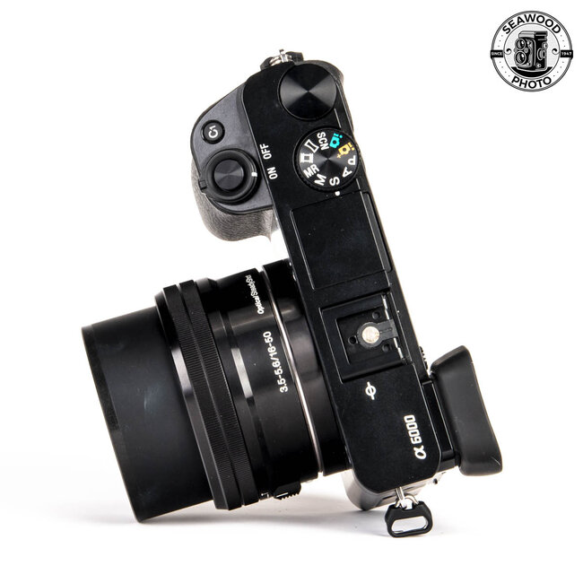 Sony a6000 w/16-55mm lens VERY LOW SHUTTER - GOOD+