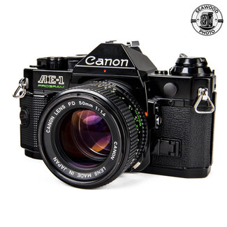 Canon Canon AE-1 Program Black w/ FD 50mm f/1.4 EXCELLENT