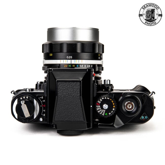 Nikon F3 w/ Voigtlander Ultron 40mm f/2 EXCELLENT