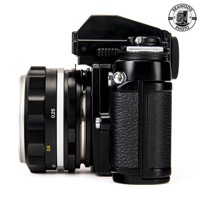 Nikon F3 w/ Voigtlander Ultron 40mm f/2 EXCELLENT