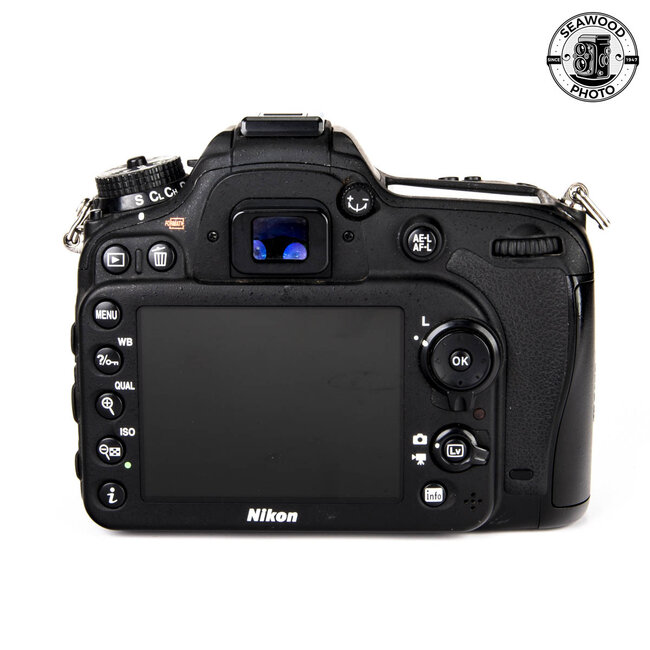 Nikon D7100 w/18-70 f/3.5-4.5 LOW SHUTTER COUNT  24.1 MP GOOD-