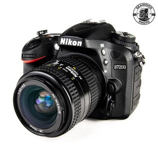 Nikon Nikon D7200 24.2mp w/Nikkor 28-70mm f/3.5-4.5 EXCELLENT