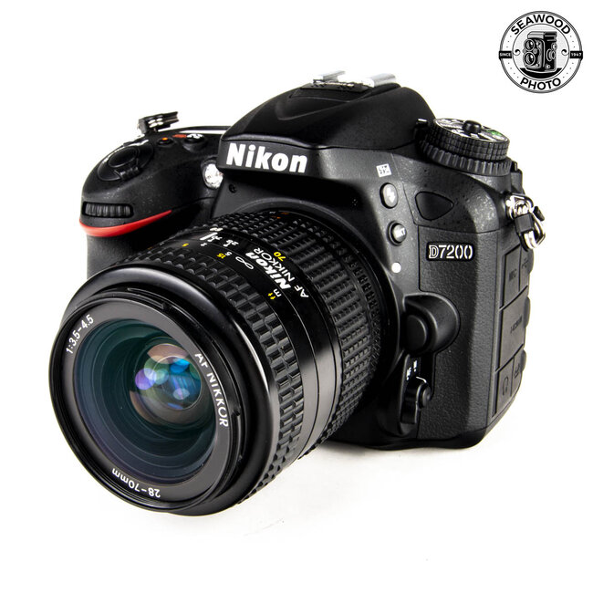 Nikon D7200 24.2mp w/Nikkor 28-70mm f/3.5-4.5 EXCELLENT
