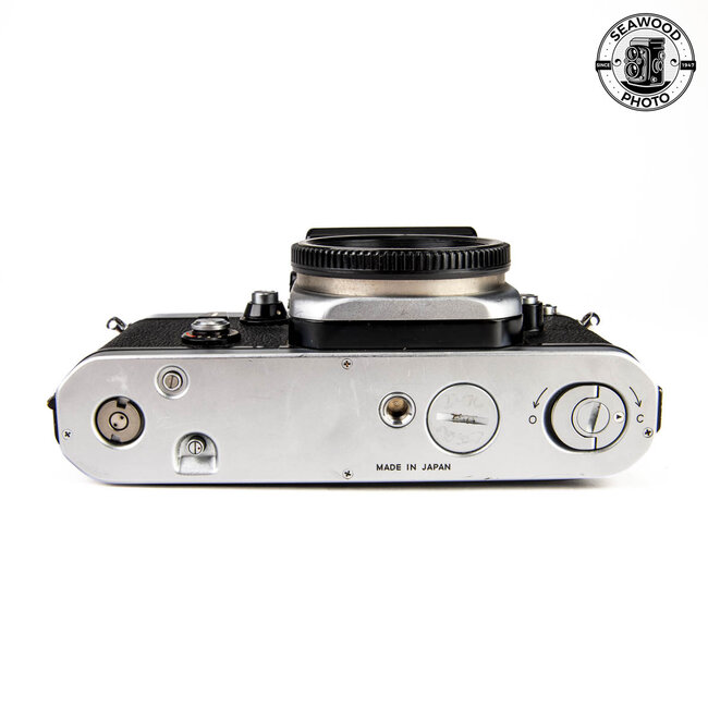 Nikon F2 AS w/ DP-12 Finder GOOD