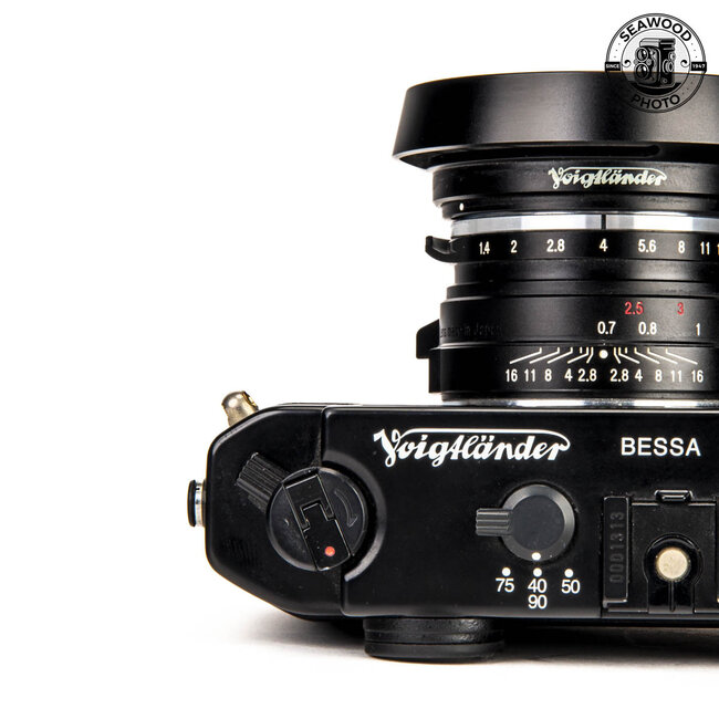 Voigtlander R3M w/40mm f1.4 Nokton Classic GOOD+