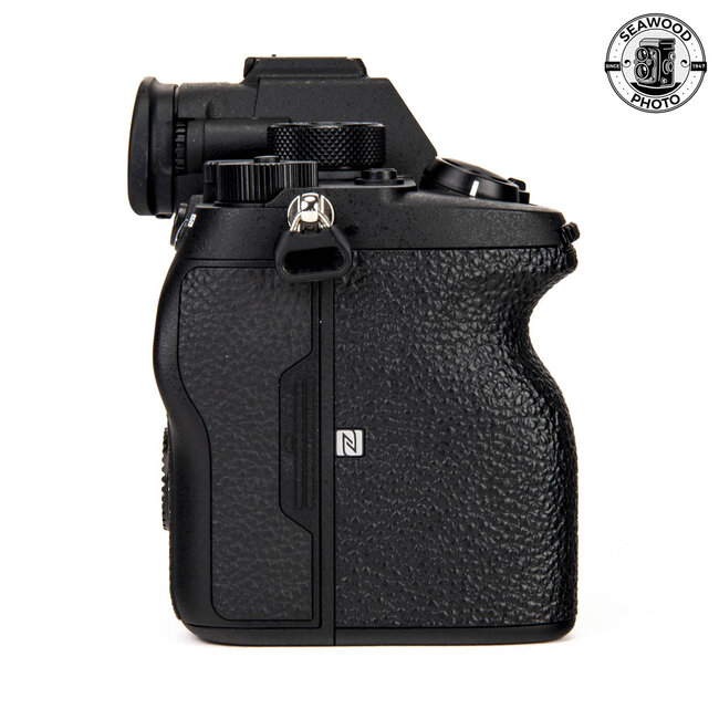 Sony A7RIV 60.2 MP Less Than 600 Shots Excellent