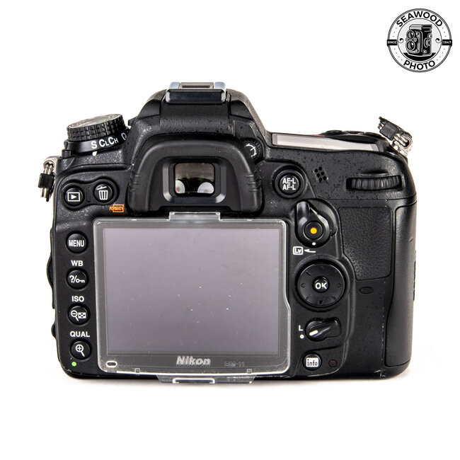 Nikon D7000 16.2MP w/ 35mm f1.8G DX GOOD+