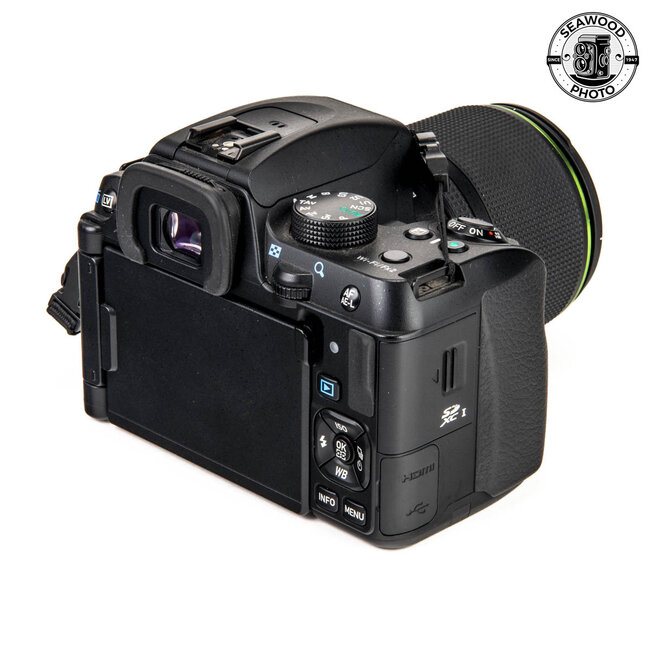 Pentax K-70 24.2MP DSLR w/ DA 18-135mm GOOD+