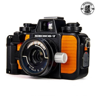 Nikon Nikonos V Amphibious Camera w/Nikkor 35mm f/2.5 GOOD+
