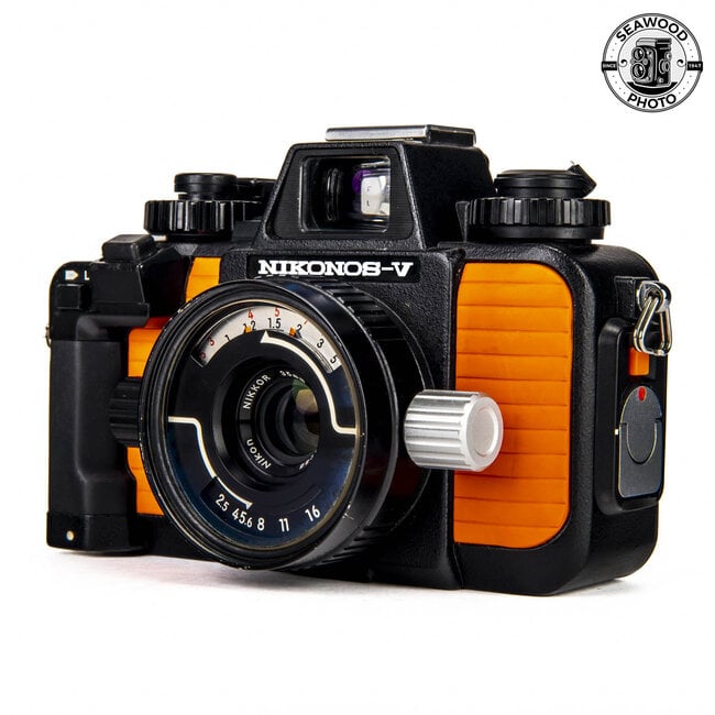 Nikonos V Amphibious Camera w/Nikkor 35mm f/2.5 GOOD+