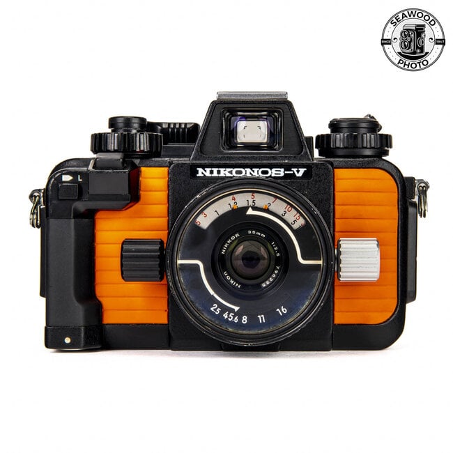 Nikonos V Amphibious Camera w/Nikkor 35mm f/2.5 GOOD+