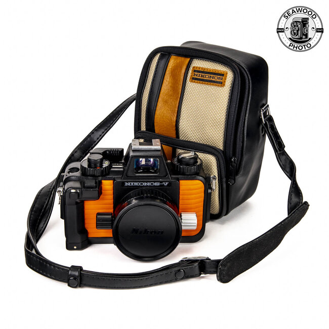 Nikonos V Amphibious Camera w/Nikkor 35mm f/2.5 GOOD+