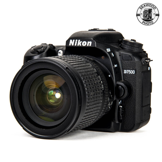 Nikon D7500 w/18-135mm f3.5-5.6 ED DX GOOD