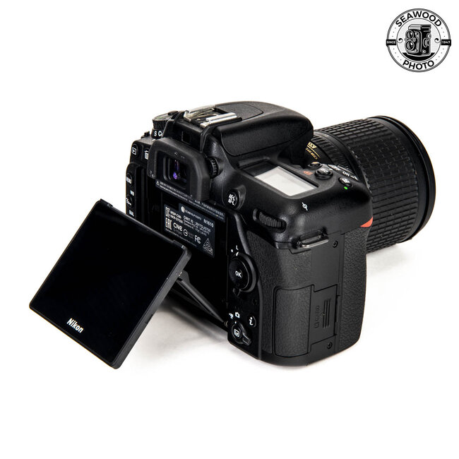 Nikon D7500 w/18-135mm f3.5-5.6 ED DX GOOD