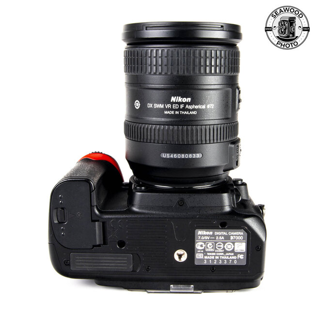 Nikon D7000 16 MP w/18-200mm f/3.5-5.6 (LOW SHUTTER) GOOD+