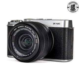 Fujifilm Fujifilm X-M1 16.3 mp  w/15-45mm f3.5-5.6 GOOD