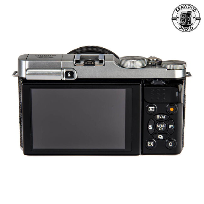 Fujifilm X-M1 16.3 mp  w/15-45mm f3.5-5.6 GOOD