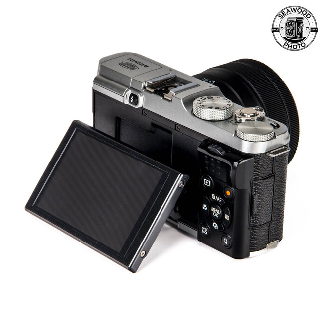 Fujifilm X-M1 16.3 mp  w/15-45mm f3.5-5.6 GOOD