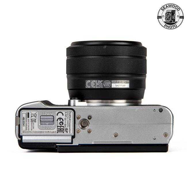 Fujifilm X-M1 16.3 mp  w/15-45mm f3.5-5.6 GOOD