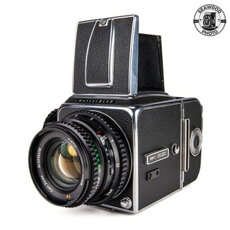 Hasselblad Hasselblad 500 C w/Zeiss 80mm f/2.8 Planar C T*, WL Finder, A2 Back EXCELLENT