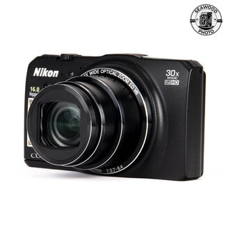 Nikon Nikon Coolpix S7000 16MP GOOD