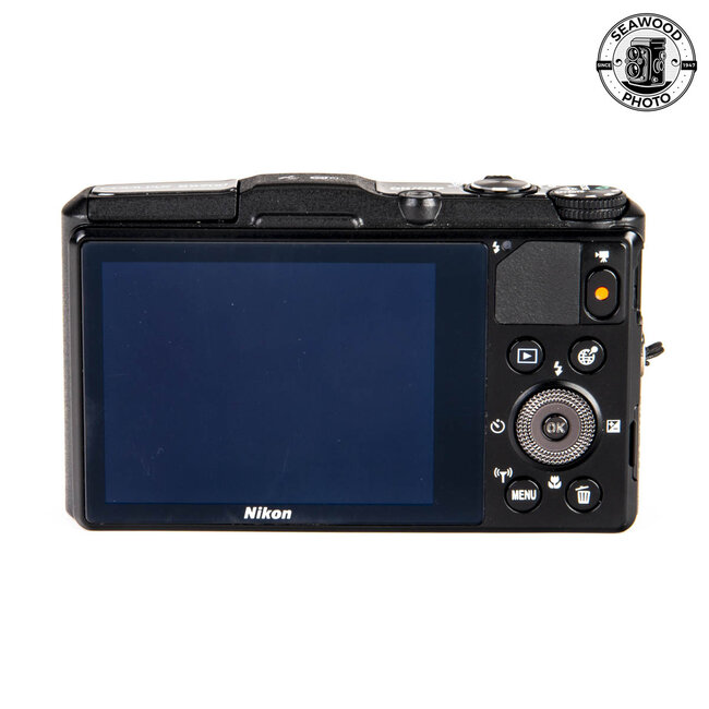 Nikon Coolpix S7000 16MP GOOD