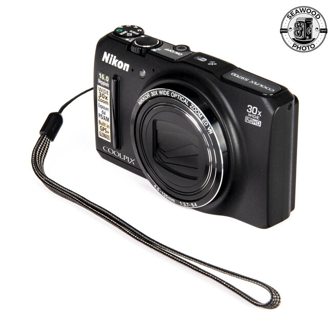 Nikon Coolpix S7000 16MP GOOD