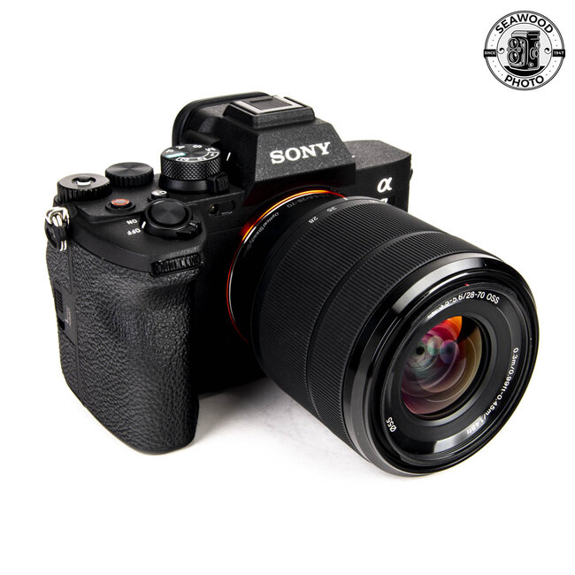 Sony a7 IV 33MP w/28-70mm f/3.5-5.6 LOW SHUTTER EXCELLENT