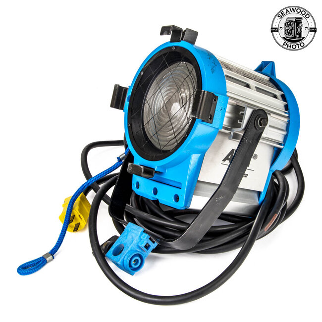 ARRI 650 Plus 650W Tungsten Fresnel Light