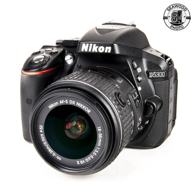 Nikon D5300 w/ 2 Lens Kit GOOD+
