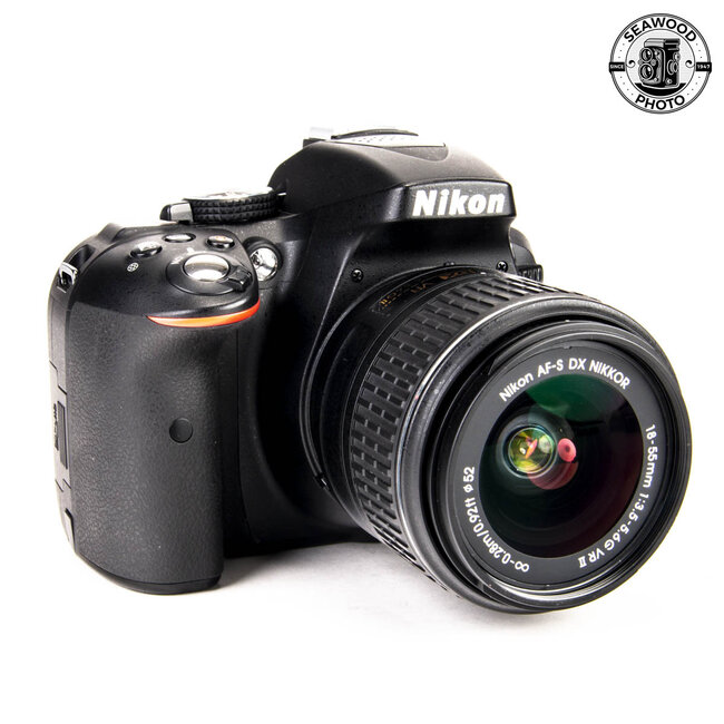 Nikon D5300 w/ 2 Lens Kit GOOD+