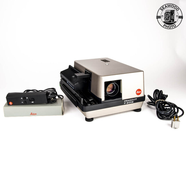 Leica Pradovit P-2002 Slide Projector EXCELLENT