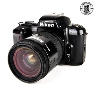 Nikon Nikon F-601 w/28-85mm f3.5-4.5 GOOD+