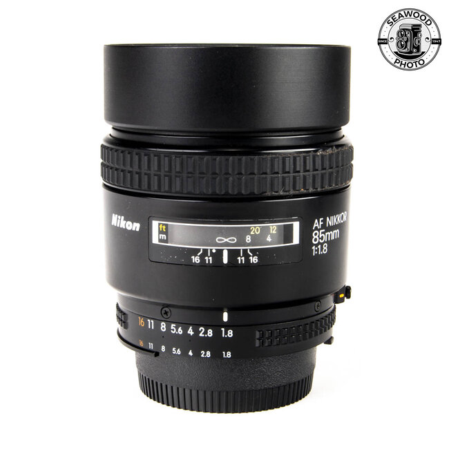 Nikon AF Nikkor 85mm f/1.8 GOOD