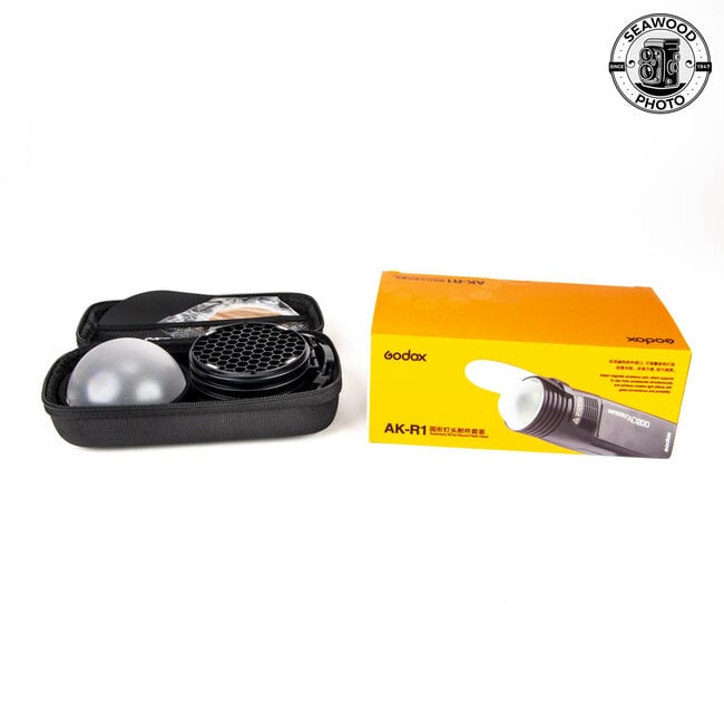 Godox V1-F Speedlight on camera flash for Fujifilm Cameras w/ AK-R1 Accessories Kit LIKE NEW