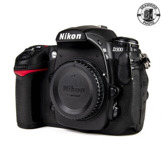 Nikon Nikon D300 12.3MP Body Only LOW SHUTTER  GOOD+