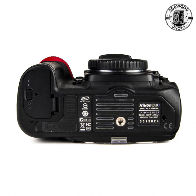 Nikon D300 12.3MP Body Only LOW SHUTTER  GOOD+