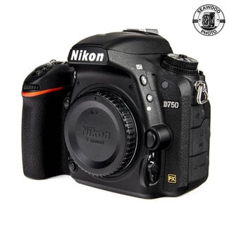 Nikon Nikon D750 24.3MP FX Body Only LOW SHUTTER EXCELLENT