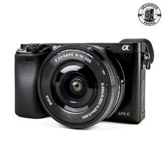 Sony Sony a6000 24MP w/2 Lens Kit LOW SHUTTER EXCELLENT