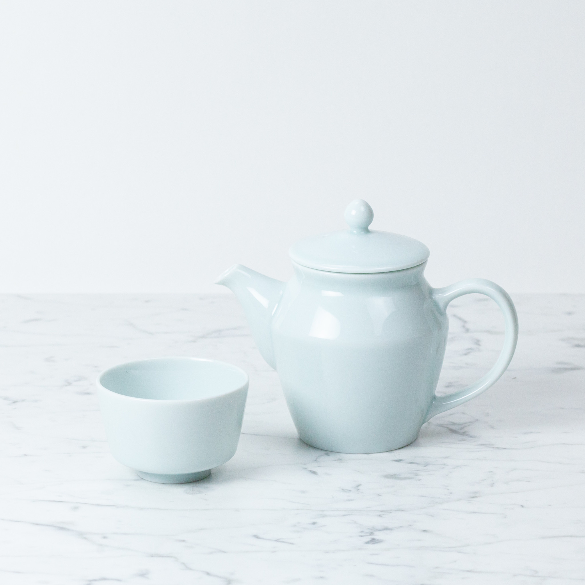 MIZU MIZU PREORDER mizu-mizu Little Porcelain Tea Pot - Bluish White