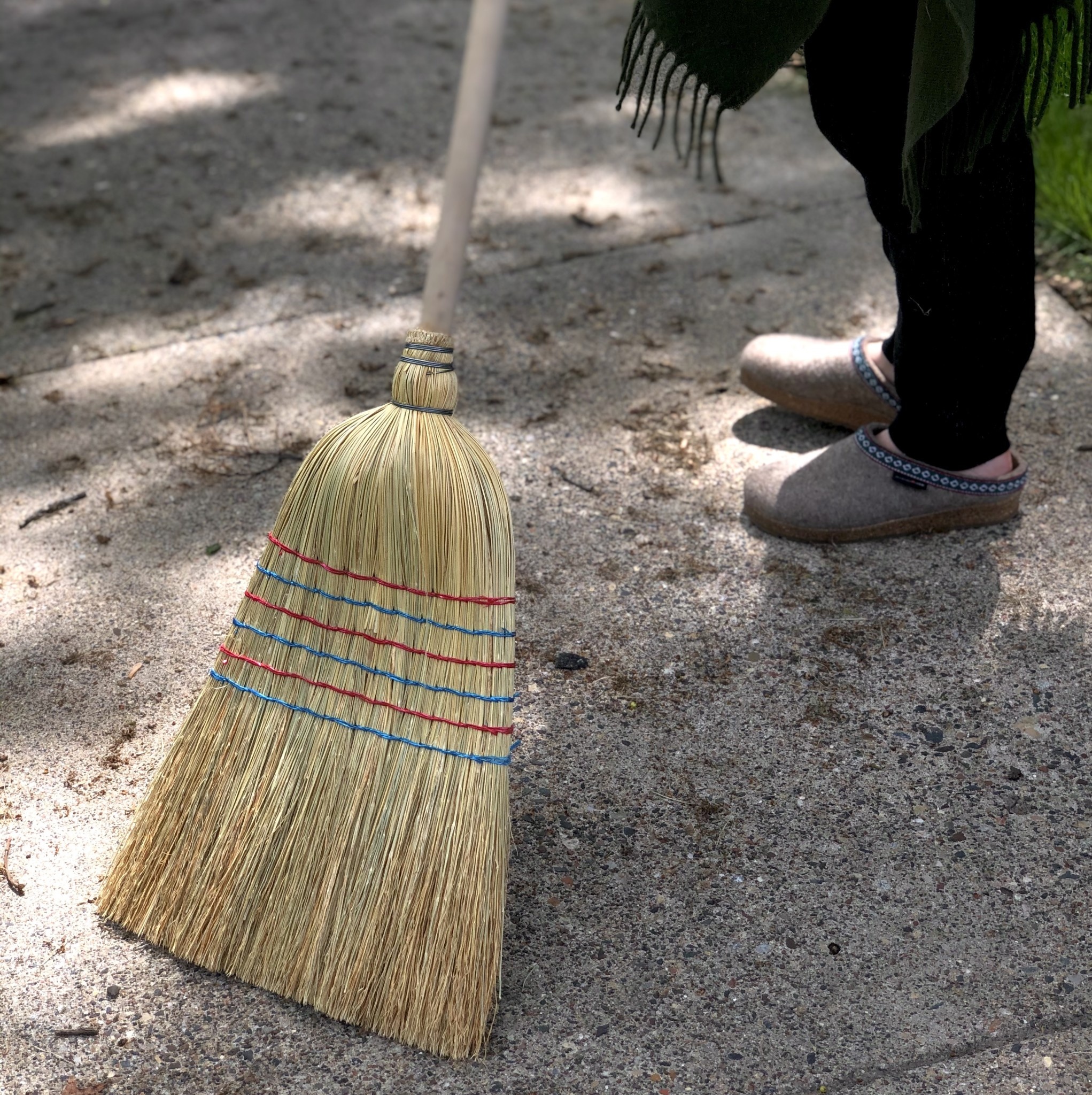 German Rice Straw Broom - 5 ft