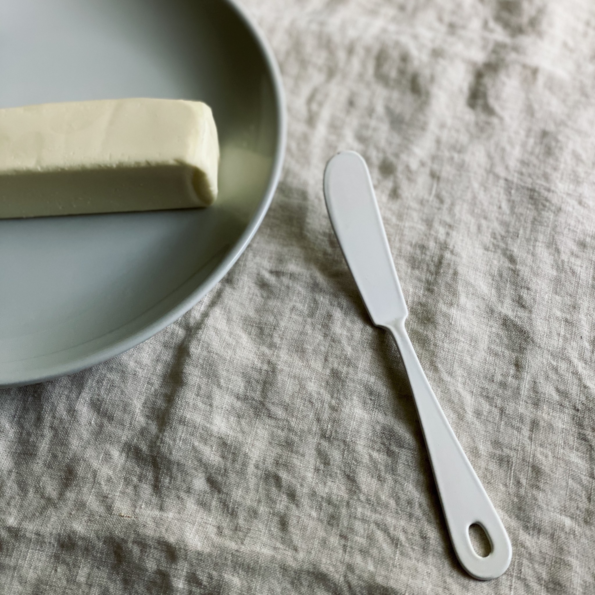 ELFIN Enamelware White Enamel Butter or Cheese Knife