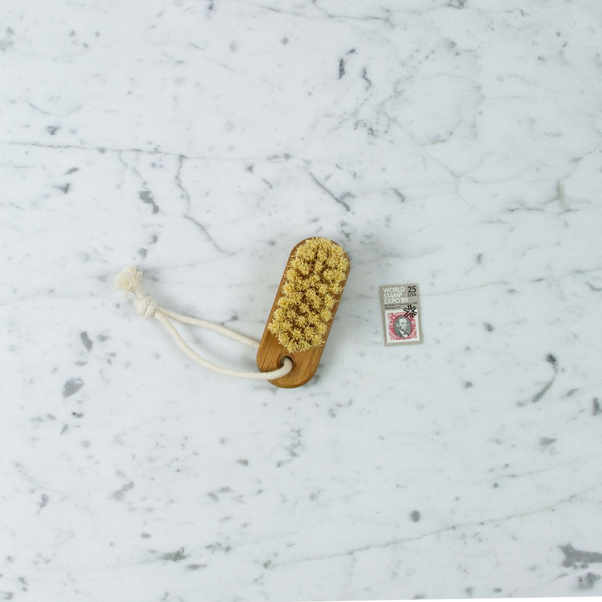 Iris Hantverk Swedish Lovisa Oiled Oak Nail Brush on Rope