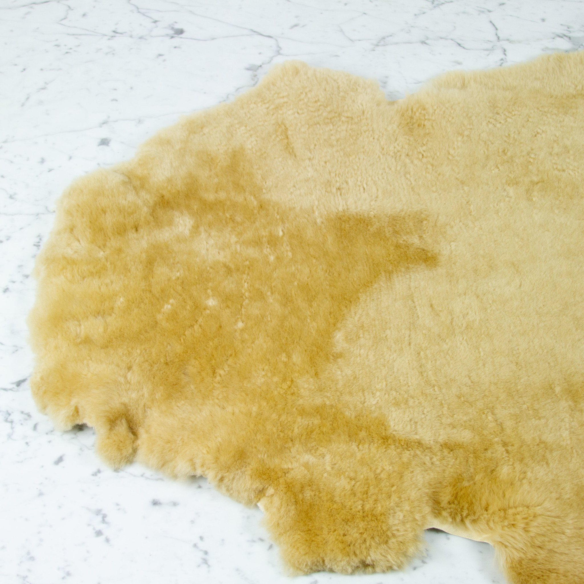Farmhouse New Zealand Sheepskin - Short Oat Fleece