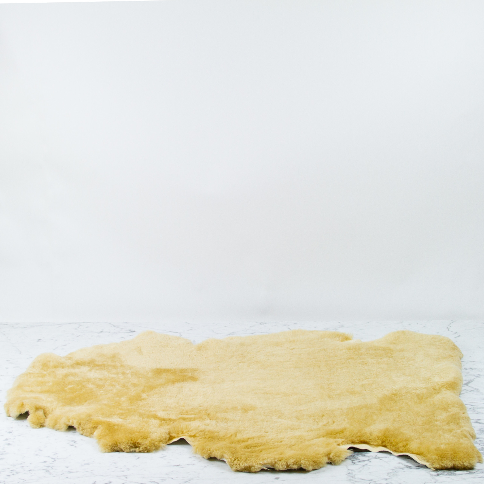 Farmhouse New Zealand Sheepskin - Short Oat Fleece
