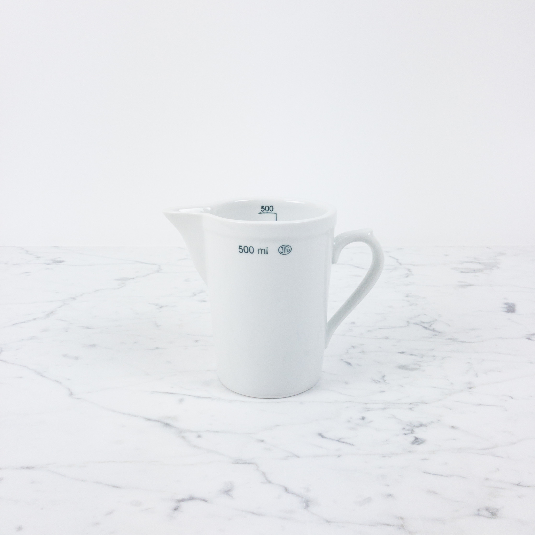 Laboratory Porcelain Heavy Handled Pitcher 500ml