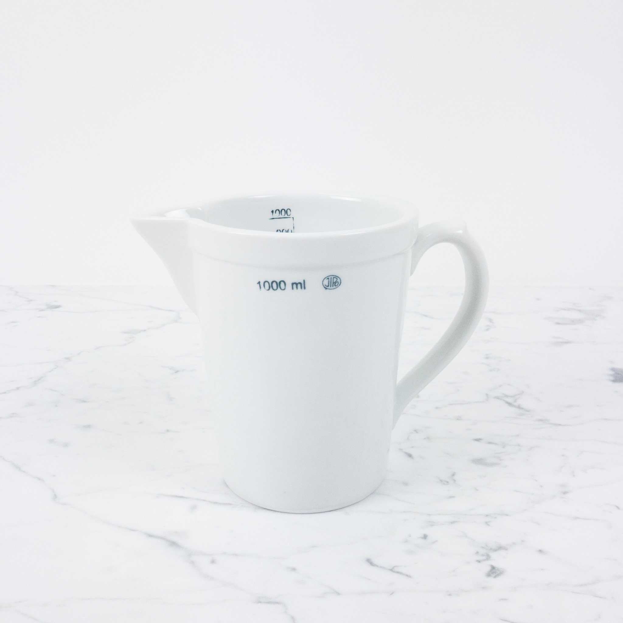 Jizerska Laboratory Porcelanka Laboratory Porcelain Heavy Handled Pitcher 1000ml
